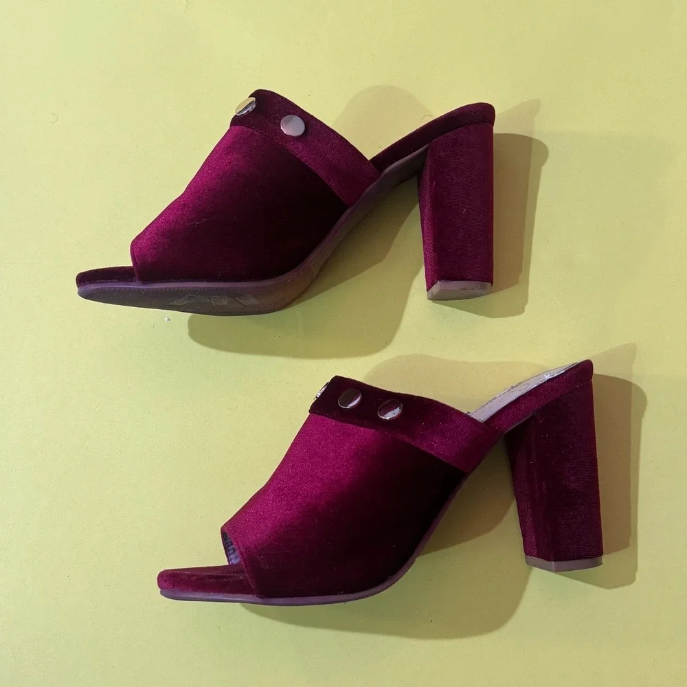 Burgundy Velvet Mule Heels Studded Block Heel Slip-On - Size 10‎ - Picture 3 of 6